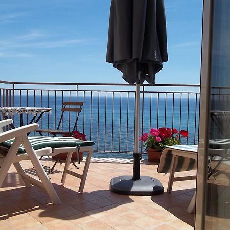 Villa Mare E Monti Giardini-Naxos Habitación foto