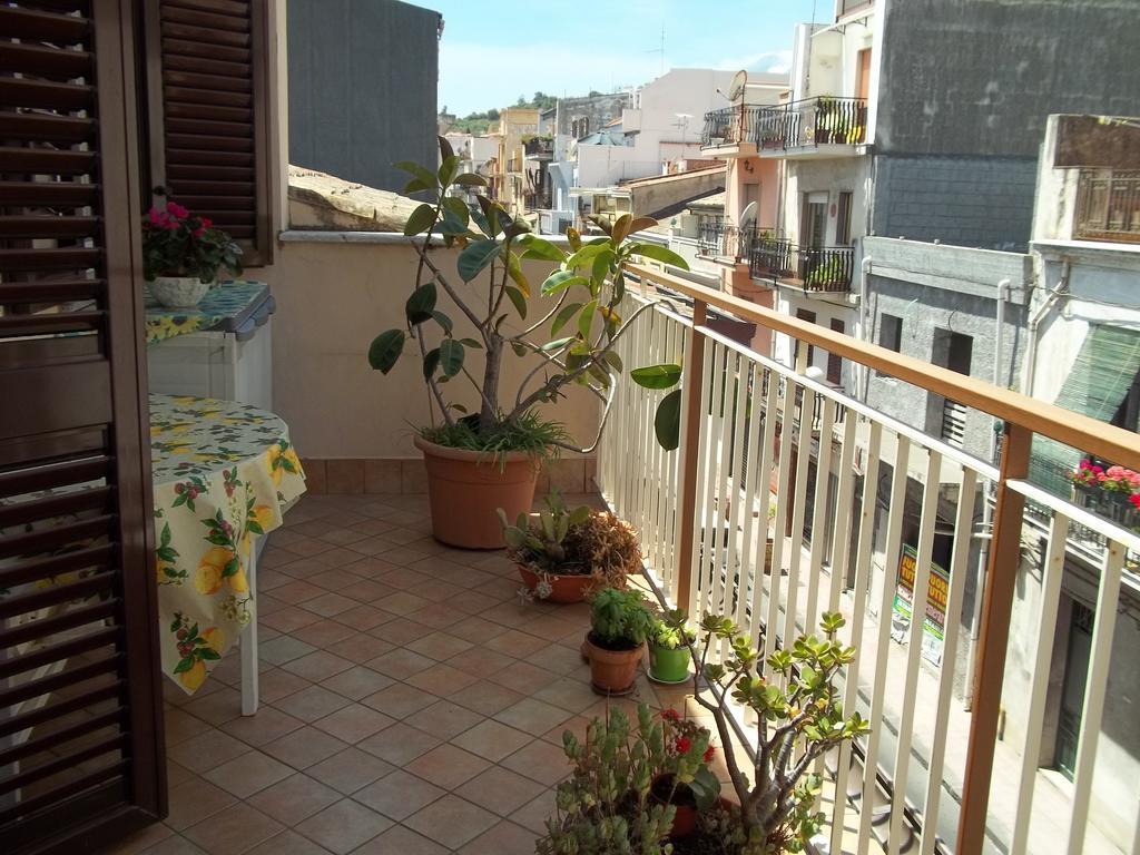 Villa Mare E Monti Giardini-Naxos Habitación foto